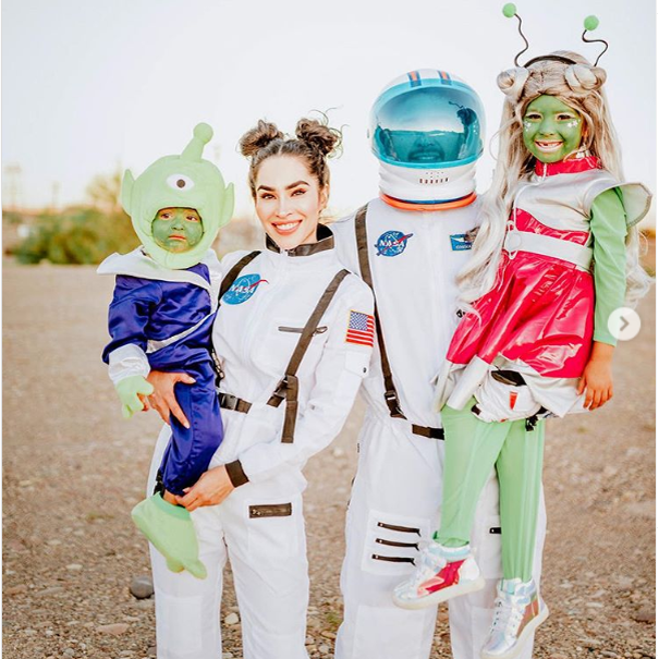 6 funny carnival costumes for the whole family