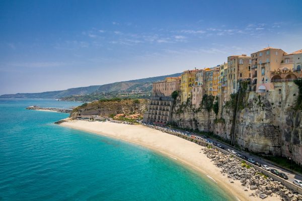 Shopping and nightlife in Calabria