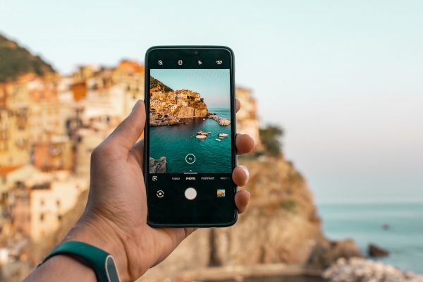 How to take beautiful holiday photos with your smartphone