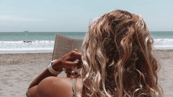 5 Bücher zum Lesen unter dem Sonnenschirm