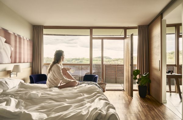 Die Kunst des Faulenzens: Serienhighlights für dein Hotelzimmer